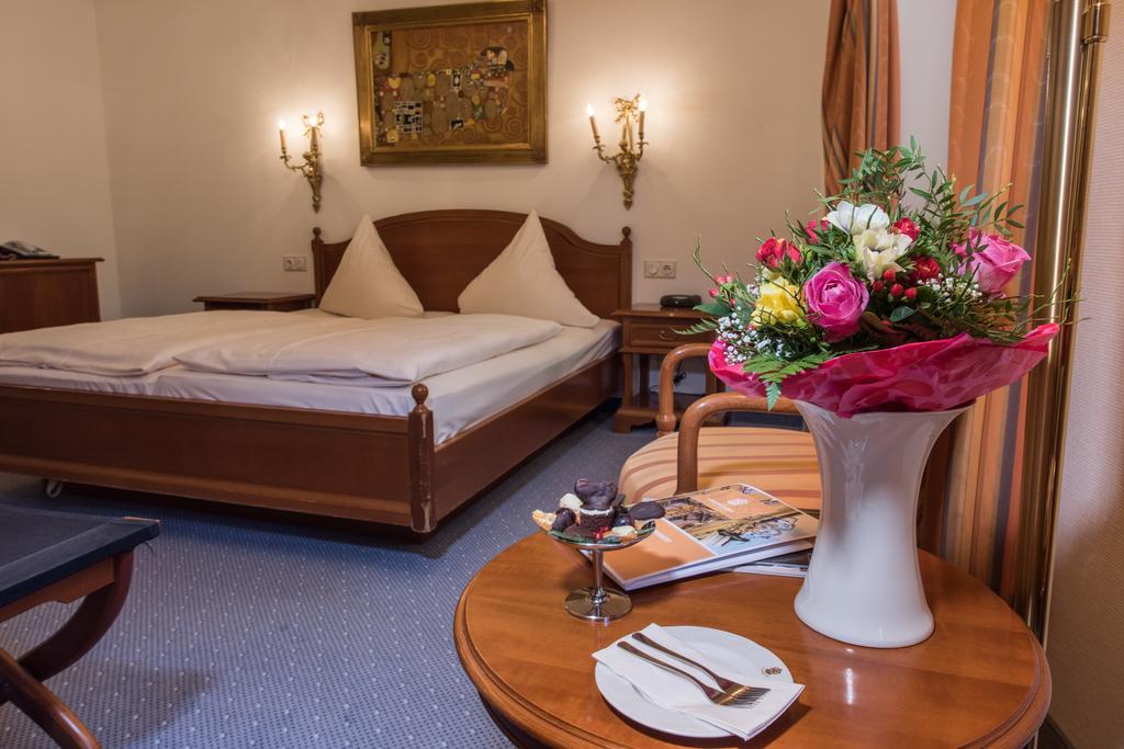 Hotel Goldener Loewe Майсен Екстериор снимка