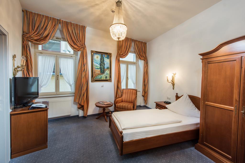 Hotel Goldener Loewe Майсен Екстериор снимка
