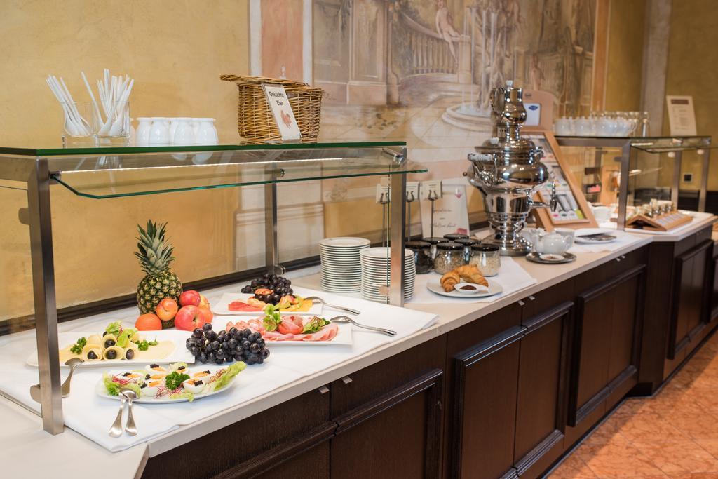 Hotel Goldener Loewe Майсен Екстериор снимка